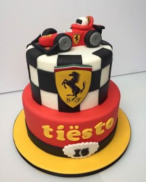 Feesttaarten - Formule 1 Ferrari stapeltaart Tiësto