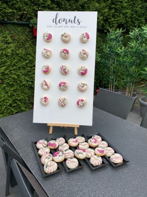 Cupcakes - Bruidsdonuts passend bij de bruidstaart