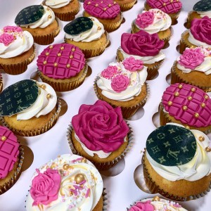 Cupcakes - Cupcakes met rozen eetbare printjes